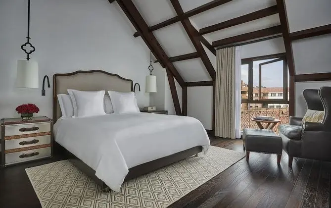 Grand Premier Room
