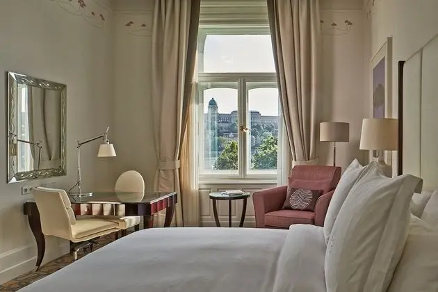 Danube River View Room, 1 King Bed
