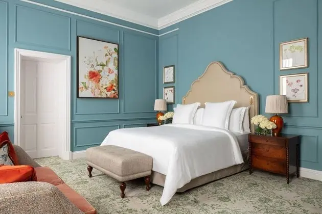 Luxury  Bir King Yataklı Avlu Manzaralı