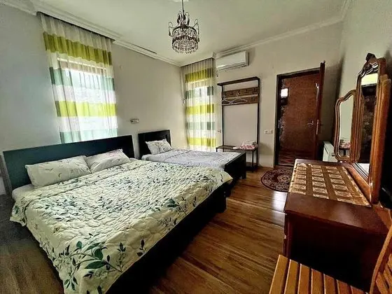 Üç Kişilik Oda, Bahçe Manzaralı