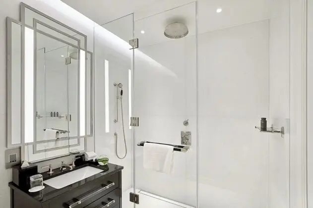 Oda, Sigara İçilmez (The London Residence)