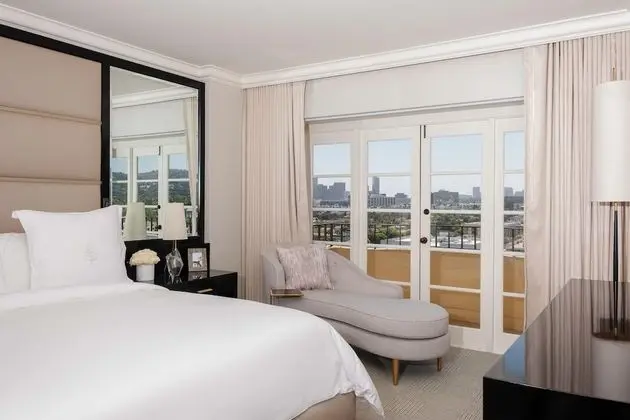 Süit, 1 Yatak Odası (Doheny Suite, Wraparound Balcony)