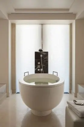 Deluxe Oda, 1 En Büyük (King) Boy Yatak, Avlu Manzaralı