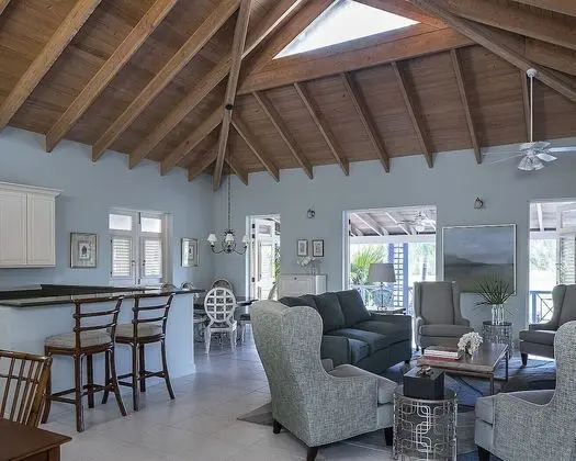 2 Bedroom Palm Grove Residence with Pool
