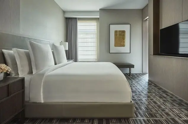 Hudson Room with king bed