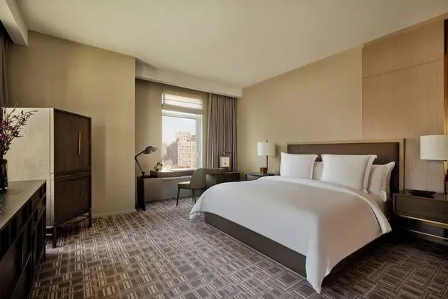 Hudson Room with king bed