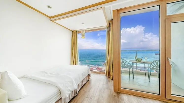 Ocean Two Bed (Room randomly assigned)