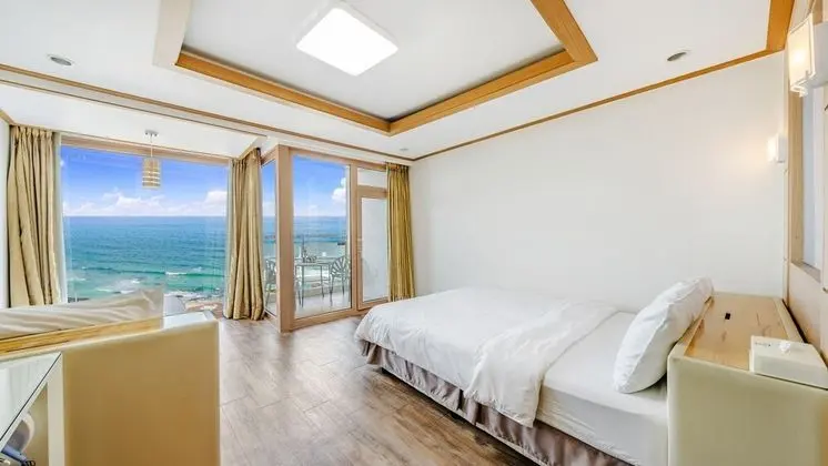 Ocean Two Bed (Room randomly assigned)