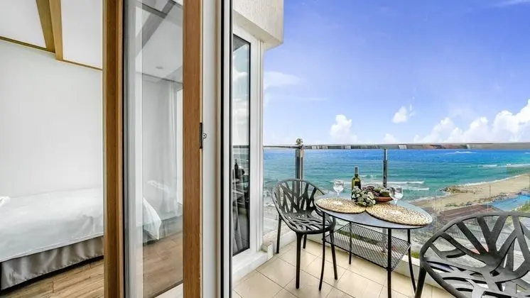 Ocean Two Bed (Room randomly assigned)