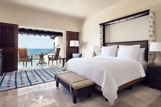 Oceanfront Plunge Pool Suite