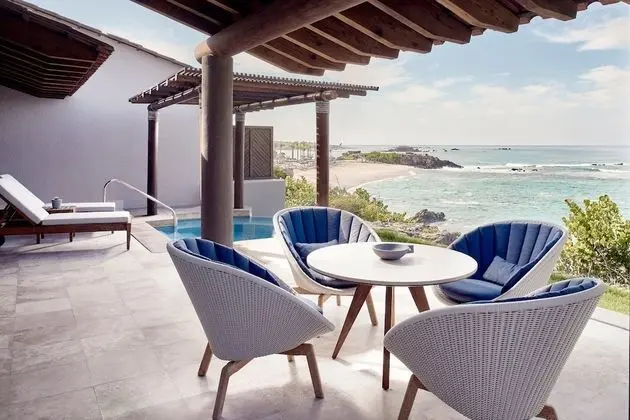 Oceanfront Plunge Pool Suite