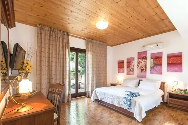 Grand Villa, 2 Yatak Odası, Kişiye Özel Havuzlu, Bahçeli