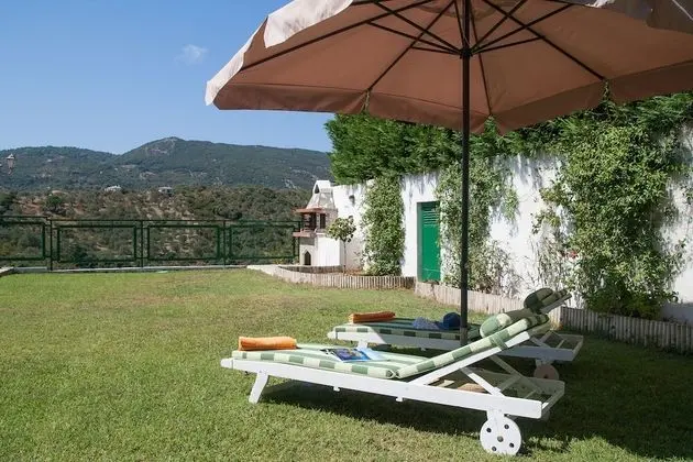 Grand Villa, 2 Yatak Odası, Kişiye Özel Havuzlu, Bahçeli