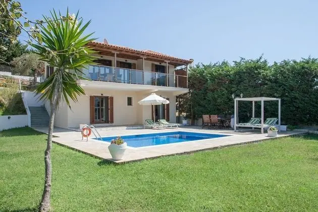 Luxury Villa, 2 Yatak Odası, Kişiye Özel Havuzlu, Bahçeli