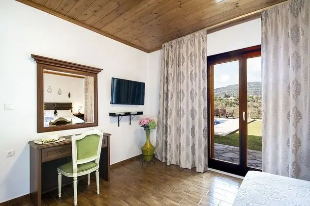 Luxury Villa, 2 Yatak Odası, Kişiye Özel Havuzlu, Bahçeli