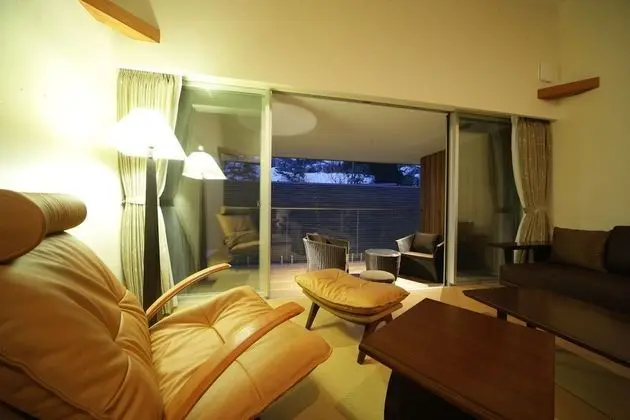 A Maisonette Twin Room with Private Bath- Fuji