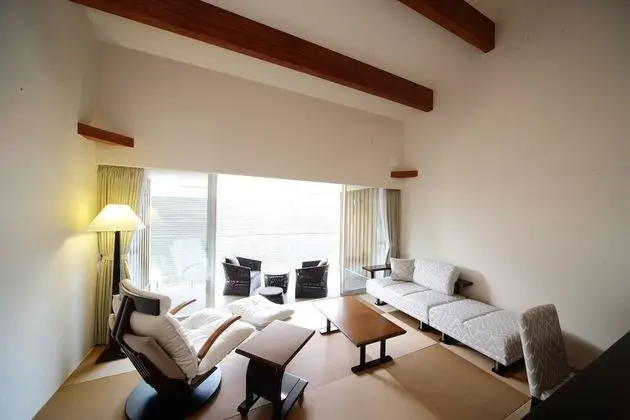 A Maisonette Twin Room with Private Bath- Ren
