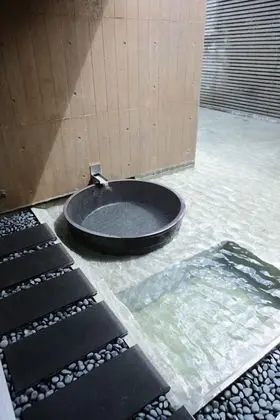 A Maisonette Twin Room with Private Bath- Ren