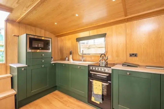 Luxury Kulübe (Camillia Houseboat)