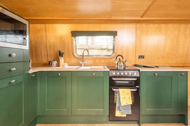 Luxury Kulübe (Camillia Houseboat)