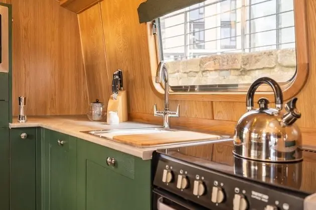Luxury Kulübe (Camillia Houseboat)