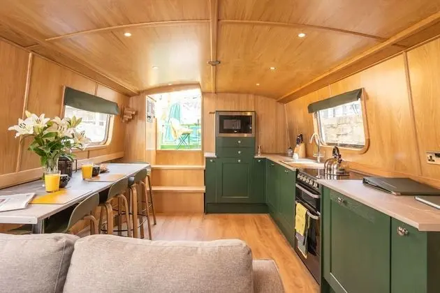 Luxury Kulübe (Camillia Houseboat)