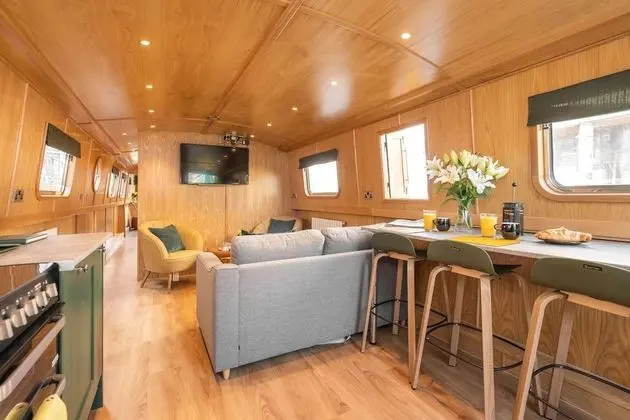 Luxury Kulübe (Camillia Houseboat)
