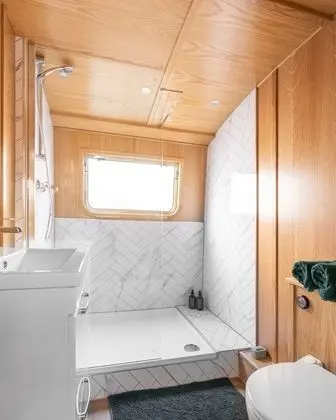Luxury Kulübe (Camillia Houseboat)