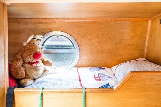 Luxury Kulübe (Houseboat - 2 double & 1 bunk bed)