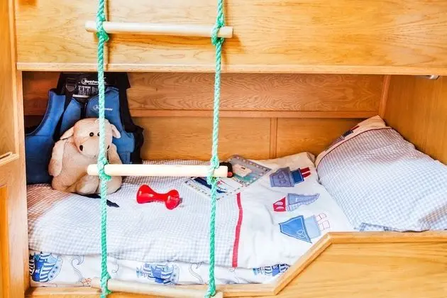 Luxury Kulübe (Houseboat - 2 double & 1 bunk bed)
