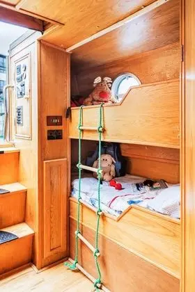 Luxury Kulübe (Houseboat - 2 double & 1 bunk bed)