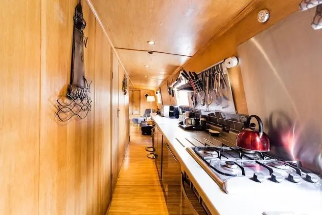 Luxury Kulübe (Houseboat - 2 double & 1 bunk bed)