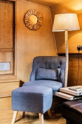 Luxury Kulübe (Houseboat - 2 double & 1 bunk bed)