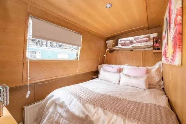 Luxury Kulübe (Houseboat - 2 double & 1 bunk bed)