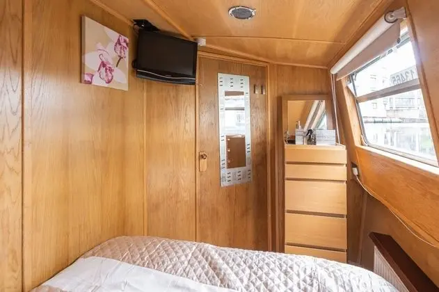 Luxury Kulübe (Houseboat - 2 double & 1 bunk bed)