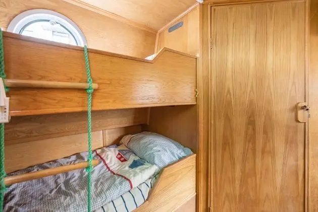 Luxury Kulübe (Houseboat - 2 double & 1 bunk bed)