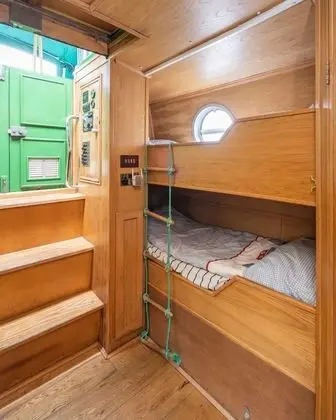Luxury Kulübe (Houseboat - 2 double & 1 bunk bed)