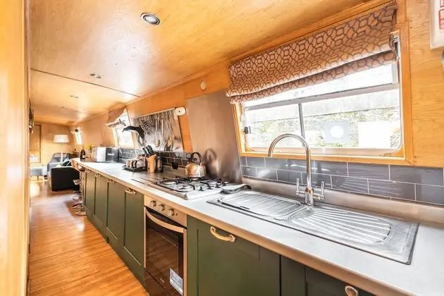 Luxury Kulübe (Houseboat - 2 double & 1 bunk bed)
