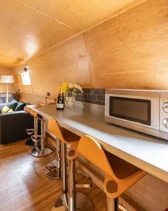 Luxury Kulübe (Houseboat - 2 double & 1 bunk bed)
