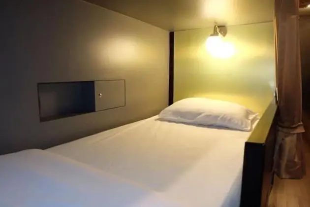 Mixed Dormitory with Shared Bathroom (3 ft bed)