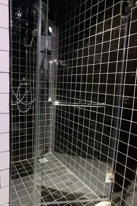 Mixed Dormitory with Shared Bathroom (3 ft bed)