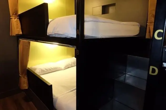 Mixed Dormitory with Shared Bathroom (3 ft bed)