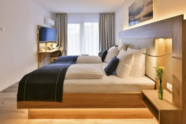 Deluxe Tek Büyük Yataklı Oda, Bahçe Manzaralı