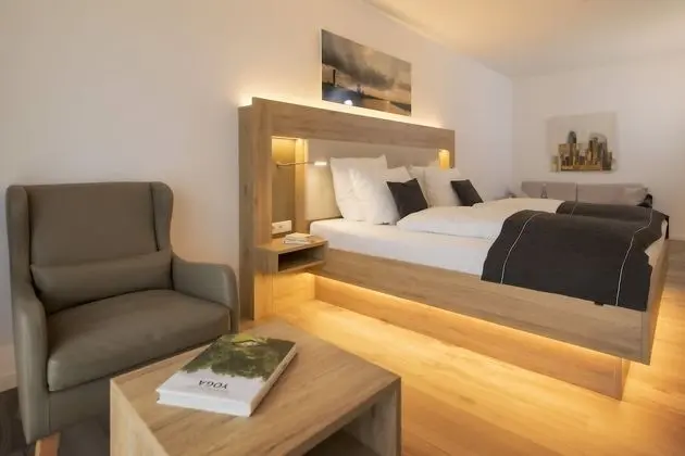 Deluxe Tek Büyük Yataklı Oda, Bahçe Manzaralı