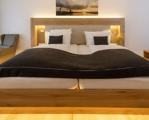 Deluxe Tek Büyük Yataklı Oda, Bahçe Manzaralı