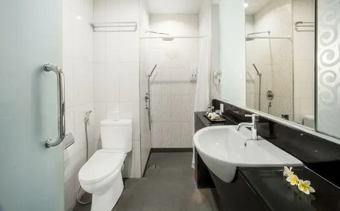 Modern Deluxe Double or Twin Room