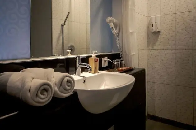 Modern Deluxe Double or Twin Room