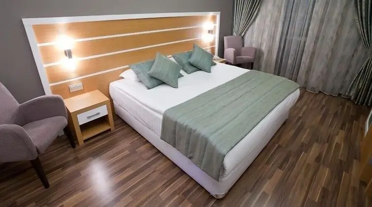 Standard Tek Büyük veya İki Ayrı Yataklı Oda