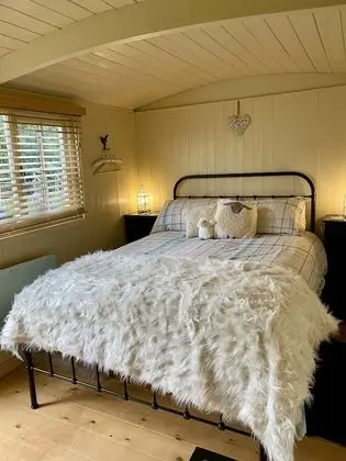 Luxury Kulübe, Banyolu/Duşlu (Luxury Shepherds Hut)