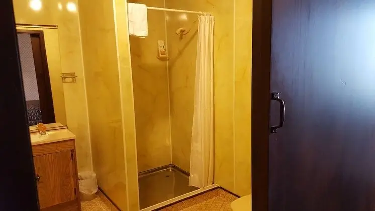 İki Ayrı Yataklı Oda, Özel Banyo